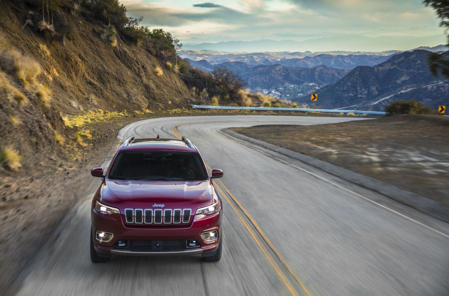  Jeep Cherokee Overland (KL) 2018 года  (NA) (фото 15 из 33)
